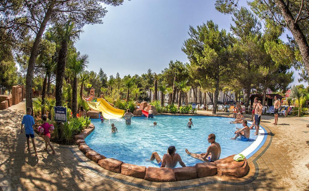Mediteran Travel Mobile Homes Solaris Brodarica  Exterior foto