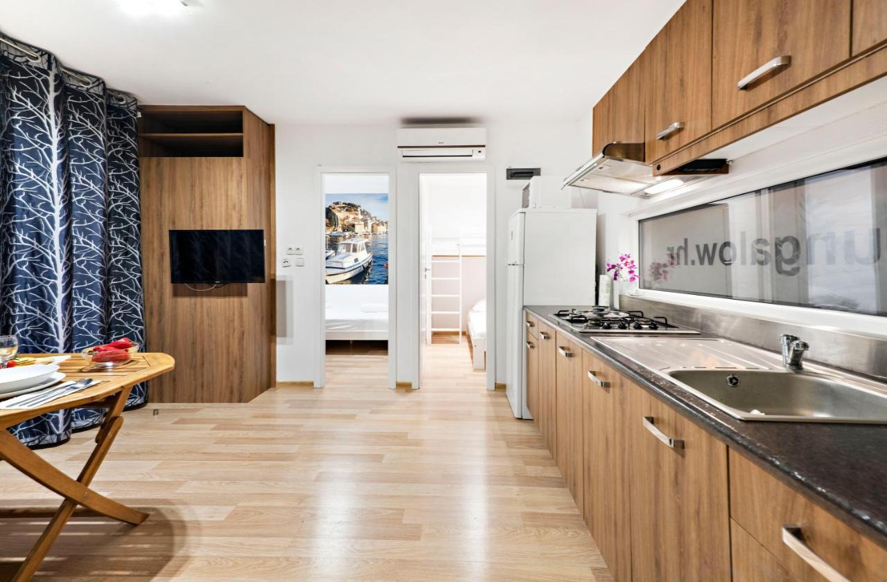 Mediteran Travel Mobile Homes Solaris Brodarica  Exterior foto