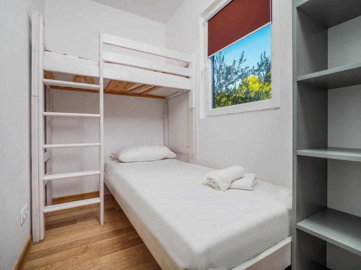 Mediteran Travel Mobile Homes Solaris Brodarica  Exterior foto